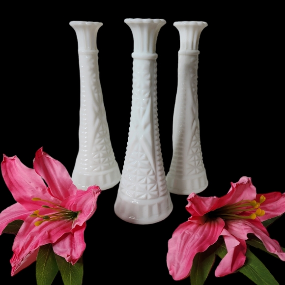 Vintage Milk Glass Bud Vases White Stars and Bars Pattern Set of 3 - Picture 3 of 15